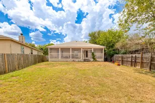 1225 Hilltop Dr, San Marcos, TX 78666 - Photo 17