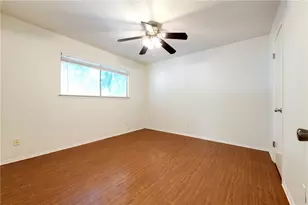 607 E 43rd St, Austin, TX 78751 - Photo 9