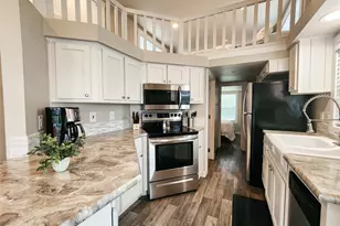 282 Park Ave, Staples, TX 78670 - Photo 5