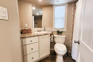 282 Park Ave, Staples, TX 78670 - Photo 25