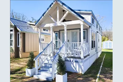 282 Park Avenue, Staples, TX 78670 - Photo 1