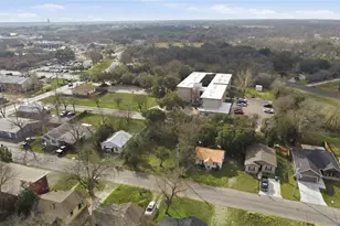 1059 Tabernacle St, Seguin, TX 78155 - Photo 3