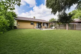 1011 S Brownleaf St, San Antonio, TX 78227 - Photo 1