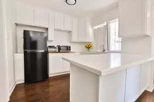1011 S Brownleaf St, San Antonio, TX 78227 - Photo 3