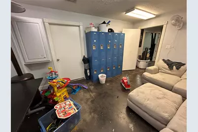 641 W Front Street, Hutto, TX 78634 - Photo 17