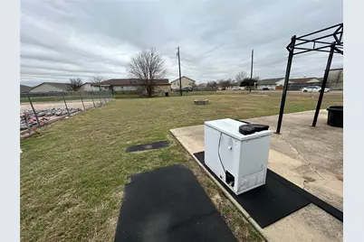 641 W Front Street, Hutto, TX 78634 - Photo 33