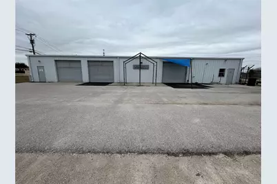 641 W Front Street, Hutto, TX 78634 - Photo 3