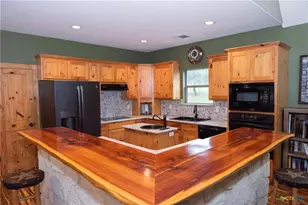 211 Cambridge Dr, New Braunfels, TX 78132 - Photo 7