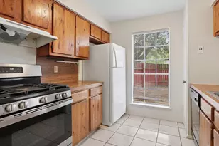 11912 Sunhillow Bend, Austin, TX 78758 - Photo 5
