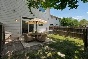 512 Eberhart Ln, Austin, TX 78745 - Photo 19
