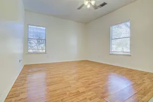 4605 Ribbecke Ave, Austin, TX 78721 - Photo 5
