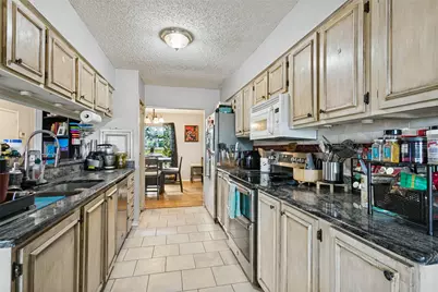 16602 Martins Ferry Street, San Antonio, TX 78247 - Photo 11