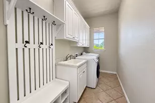 302 Saddletree Ln, Dripping Springs, TX 78620 - Photo 17