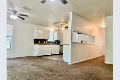 302 Harris Street, Smithville, TX 78957 - Photo 3