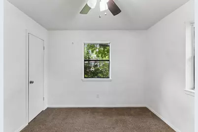 302 Harris Street, Smithville, TX 78957 - Photo 17
