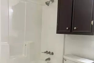 302 Harris St, Smithville, TX 78957 - Photo 7