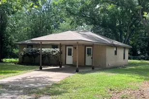 302 Harris St, Smithville, TX 78957 - Photo 23