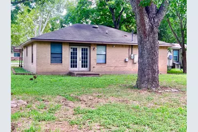 302 Harris Street, Smithville, TX 78957 - Photo 25