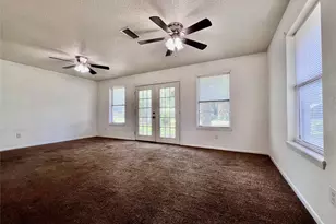 302 Harris St, Smithville, TX 78957 - Photo 31