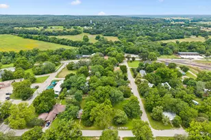 302 Harris St, Smithville, TX 78957 - Photo 25
