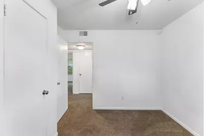 302 Harris Street, Smithville, TX 78957 - Photo 15