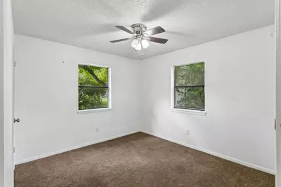 302 Harris Street, Smithville, TX 78957 - Photo 15