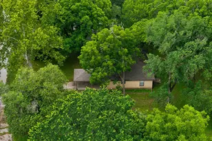 302 Harris St, Smithville, TX 78957 - Photo 29