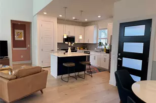 1125 Saucedo St, Austin, TX 78721 - Photo 11