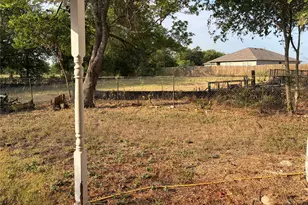 910 Bunton Ln, Kyle, TX 78640 - Photo 3