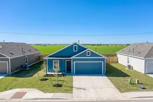 611 Halfmoon Dr, Lockhart, TX 78644 - Photo 5