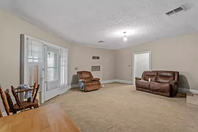5612 Hwy 71 E, Smithville, TX 78957 - Photo 17