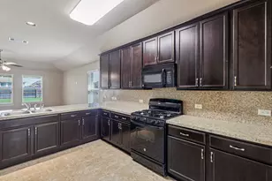 109 Mollie Dr, Hutto, TX 78634 - Photo 11