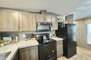 1575 County Road B Rd, Lexington, TX 78947 - Photo 11