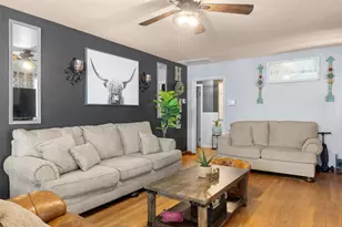 312 S Wilson Ave, Giddings, TX 78942 - Photo 7