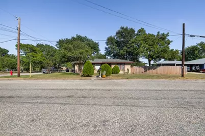 312 S Wilson Avenue, Giddings, TX 78942 - Photo 17