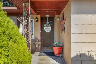 312 S Wilson Ave, Giddings, TX 78942 - Photo 23