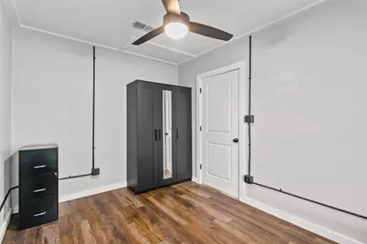 875 E Brenham Street, Giddings, TX 78942 - Photo 15