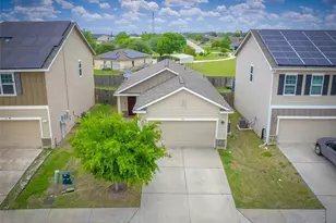 109 Rainey Dr, Jarrell, TX 76537 - Photo 1