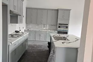 1525 Waco St, Gonzales, TX 78629 - Photo 9