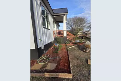 1525 Waco Street, Gonzales, TX 78629 - Photo 25