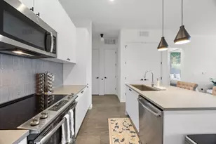 800 Embassy Dr, Austin, TX 78702 - Photo 5