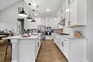 209 Northcrest Dr, Liberty Hill, TX 78642 - Photo 13