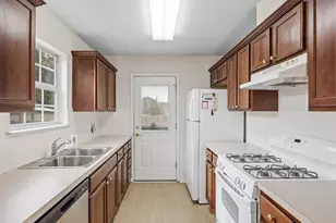 7100 Villita Avenida St, Austin, TX 78741 - Photo 5