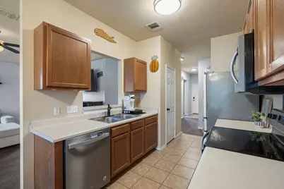 602 Creston Street, Hutto, TX 78634 - Photo 7