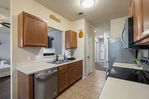 602 Creston St, Hutto, TX 78634 - Photo 7