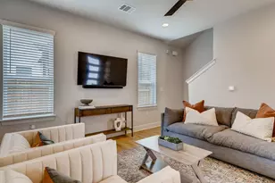 1307 Cedar Ave, Austin, TX 78702 - Photo 3