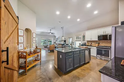 7104 Bay City Bend, Austin, TX 78725 - Photo 5