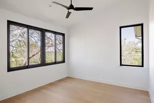 2504 Bluffview Dr, Austin, TX 78704 - Photo 31