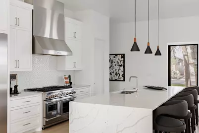 2504 Bluffview Drive, Austin, TX 78704 - Photo 7