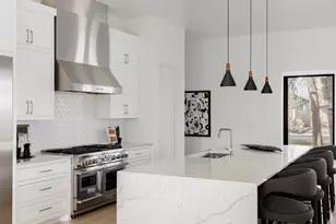 2504 Bluffview Dr, Austin, TX 78704 - Photo 7